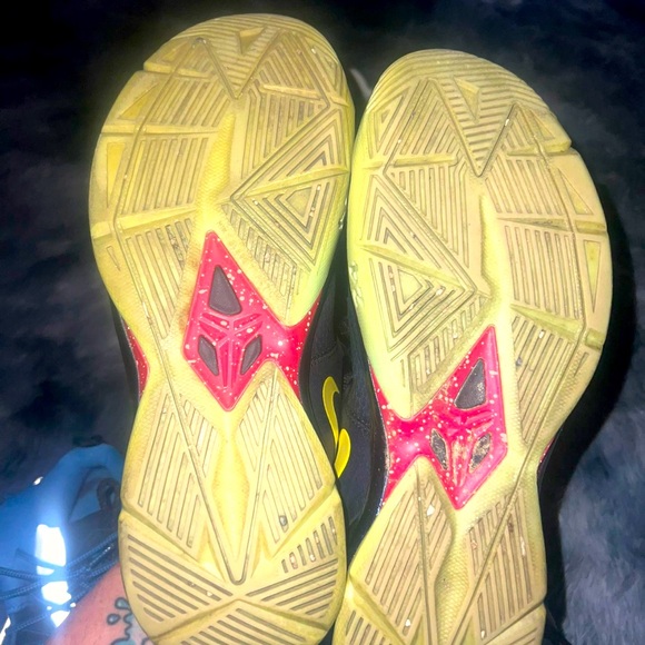 Nike Zoom Kobe Venomenon 4 Glow In The Dark Size 9 635578-003 Black Purple OG - Picture 5 of 6